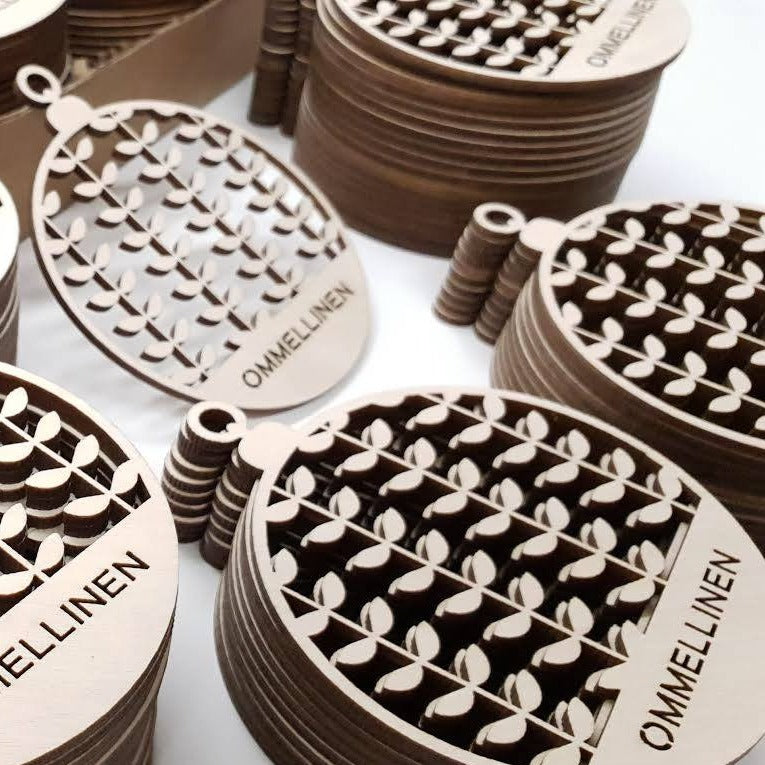 Joulu asiakaslahja puinen joulupallo oma suunnitelumalli