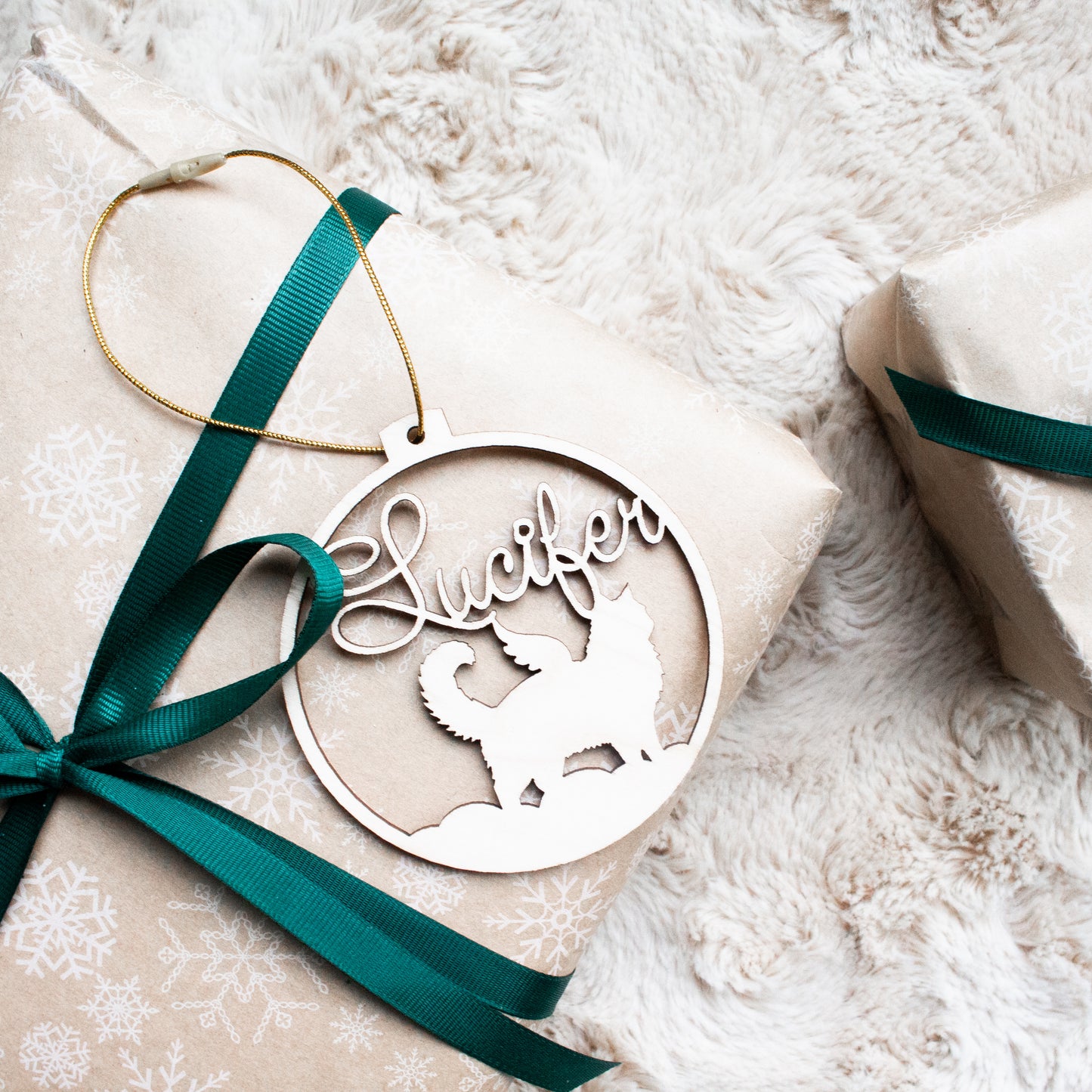 Kissajoulupallo siivillä