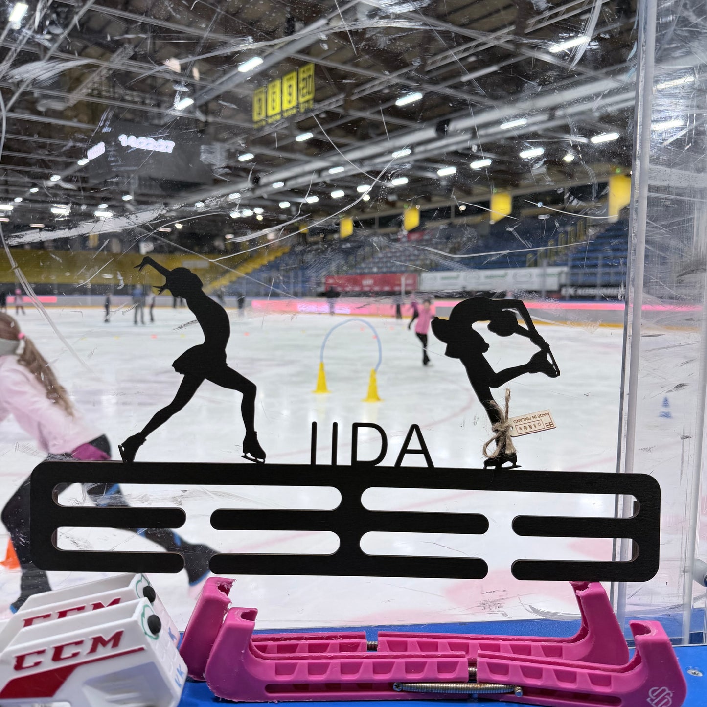 Show off your medals! Medal holder with your own name | Your sport