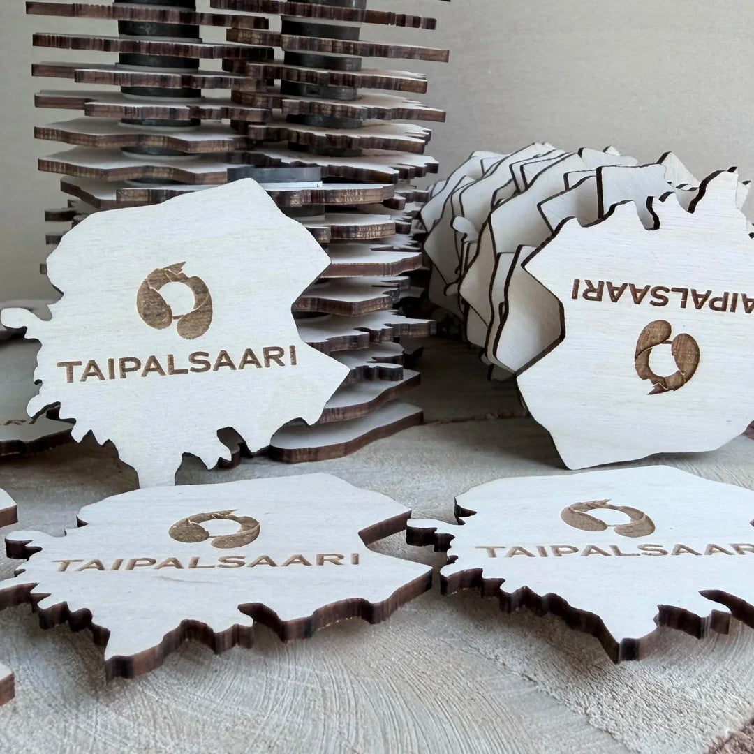 Puinen magneetti yrityksille yrityksen omalla nimellä ja logolla
jääkaappimagneetti magneetti metallikaappiin magneetti magneettitauluun