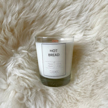 Scented candle with wooden heart |